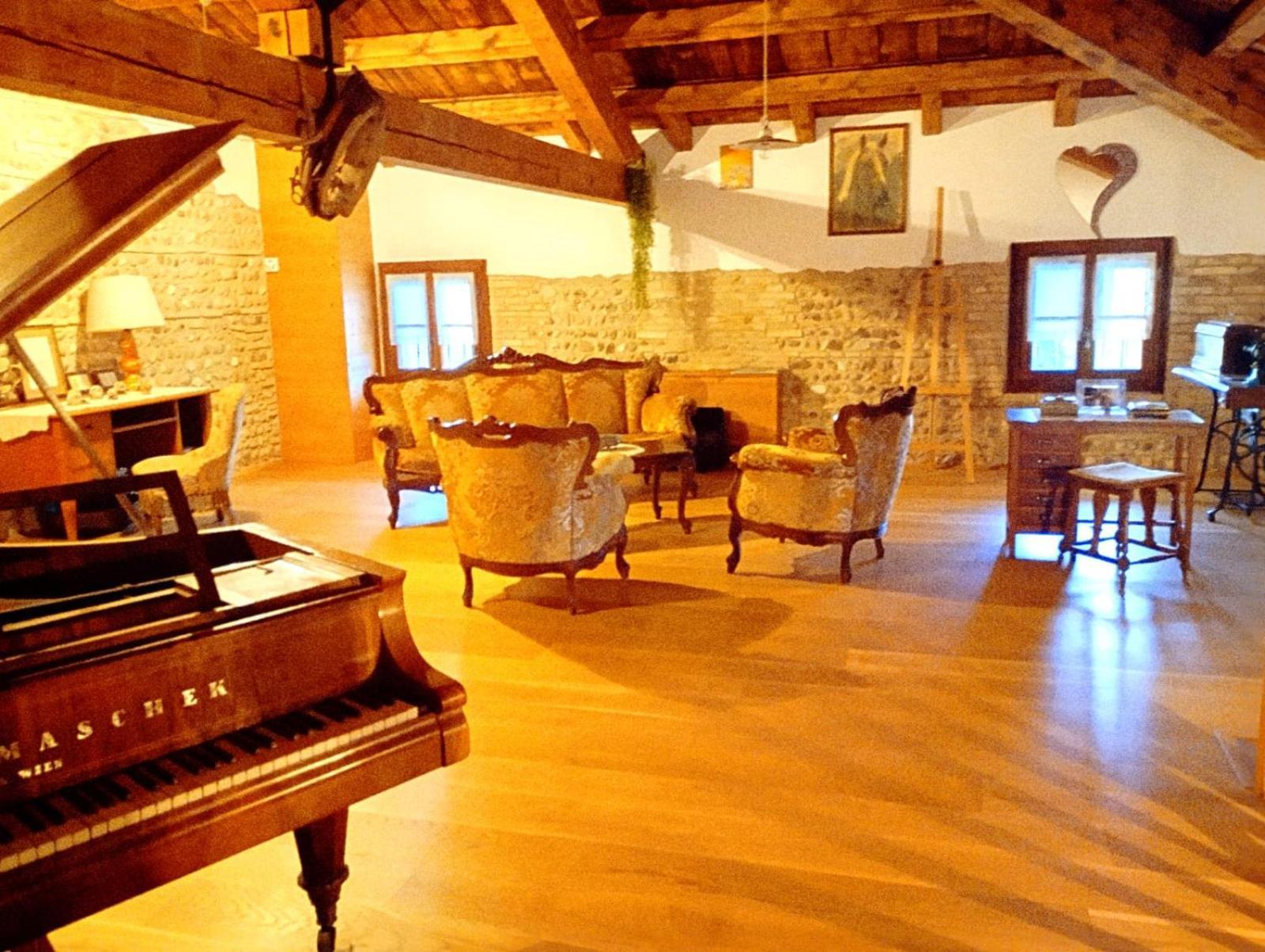 La Regina Del Bosco Villa Rivignano Luaran gambar